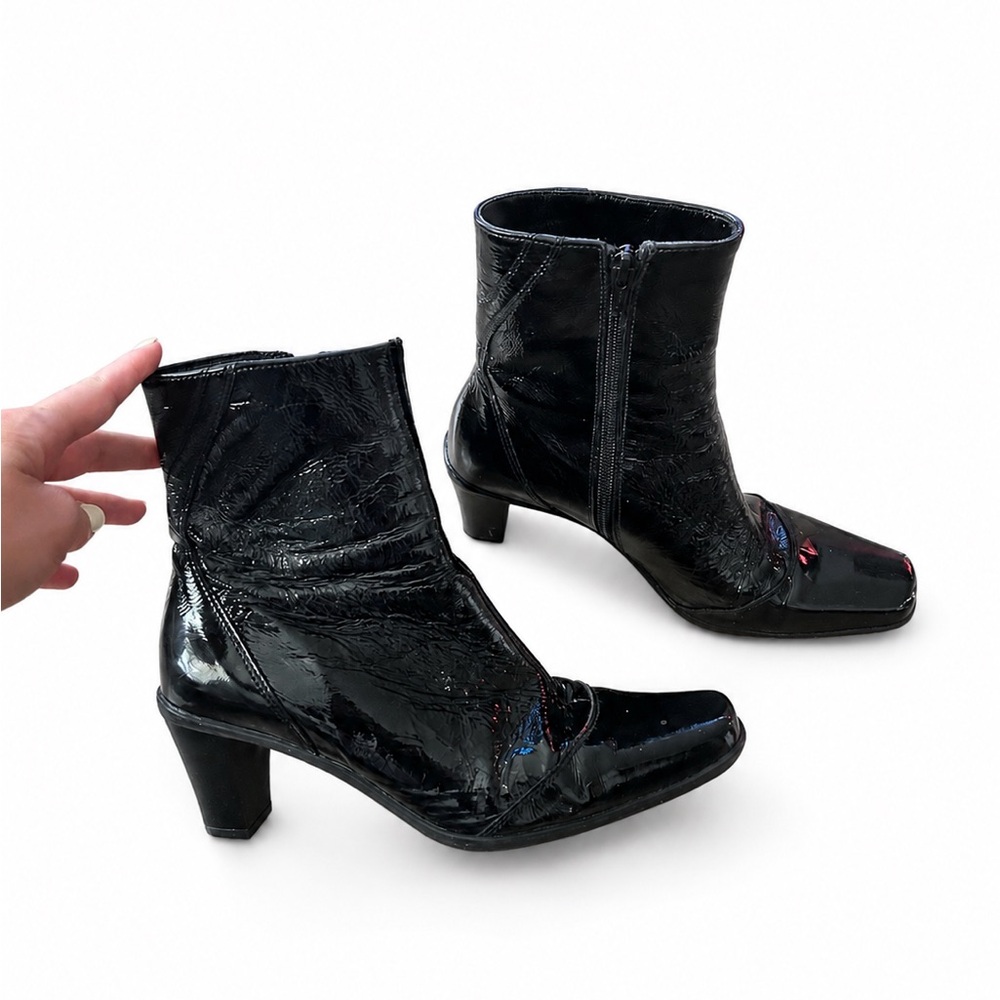 Vintage La Canadienne Patent Leather Ankle Boots 🖤